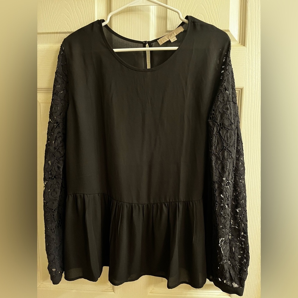 LOFT~Peplum Black Lace Sleeve Blouse~Lg